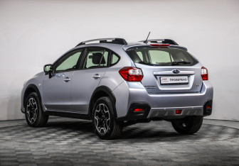 Подержанный автомобиль Subaru XV 2013 года (7 фото)