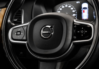 Подержанный автомобиль Volvo XC90 2021 года (13 фото)