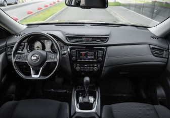 Подержанный автомобиль Nissan X-Trail 2022 года (11 фото)