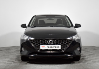 Подержанный автомобиль Hyundai Solaris Sedan 2021 года (2 фото)