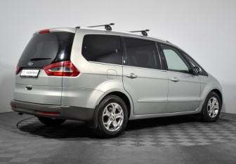 Подержанный автомобиль Ford Galaxy 2010 года (5 фото)
