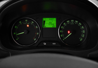 Подержанный автомобиль Skoda Fabia Hatchback 2011 года (16 фото)