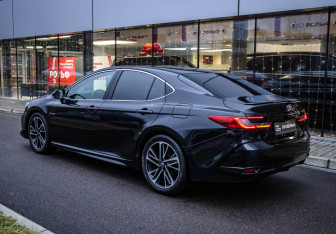Подержанный автомобиль Toyota Camry Sedan 2024 года (6 фото)