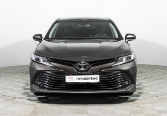 Подержанный автомобиль Toyota Camry Sedan 2018 года (2 фото)