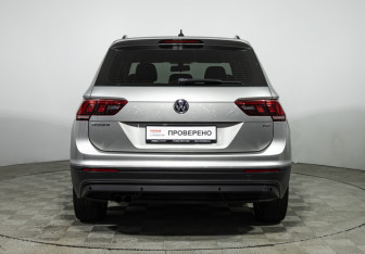Подержанный автомобиль Volkswagen Tiguan 2018 года (6 фото)