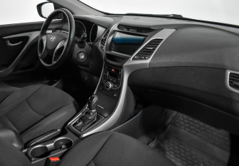Подержанный автомобиль Hyundai Elantra Sedan 2015 года (14 фото)