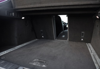 Подержанный автомобиль Jaguar F-Pace 2016 года (32 фото)