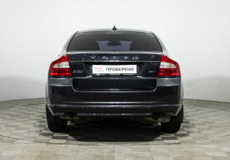 Подержанный автомобиль Volvo S80 2010 года (6 фото)