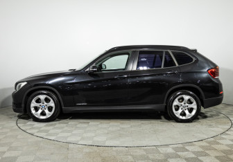 Подержанный автомобиль BMW X1 2012 года (8 фото)