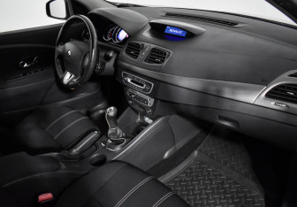 Подержанный автомобиль Renault Megane Hatchback 2013 года (14 фото)