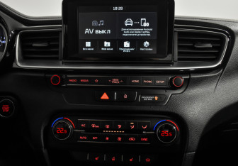 Подержанный автомобиль Kia Ceed Wagon 2019 года (16 фото)