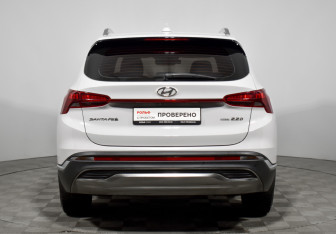 Подержанный автомобиль Hyundai Santa Fe 2022 года (6 фото)