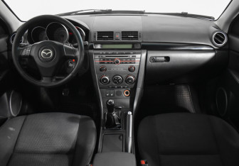 Подержанный автомобиль Mazda 3 Sedan 2007 года (13 фото)