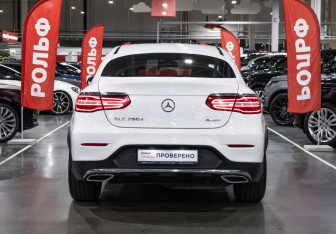 Подержанный автомобиль Mercedes-Benz GLC Coupe 2016 года (9 фото)