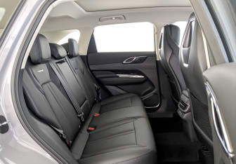 Новый Hongqi HS3 2025 (12 фото)