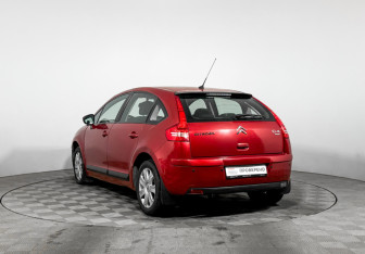 Подержанный автомобиль Citroen C4 Hatchback 2010 года (7 фото)