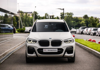 Подержанный автомобиль BMW X3 2020 года (4 фото)