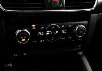 Подержанный автомобиль Mazda CX-5 2015 года (14 фото)