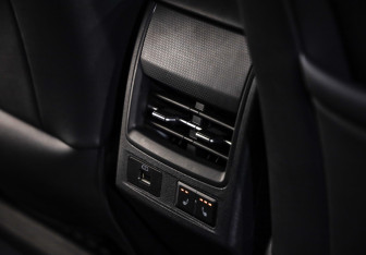 Подержанный автомобиль Omoda C5 2024 года (29 фото)