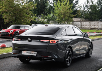 Подержанный автомобиль Changan Lamore 2024 года (6 фото)