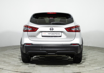Подержанный автомобиль Nissan Qashqai 2019 года (6 фото)