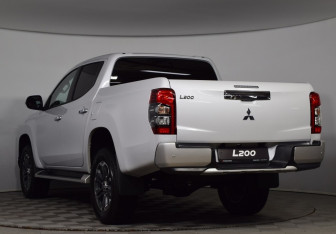 Новый Mitsubishi L200 2024 (5 фото)