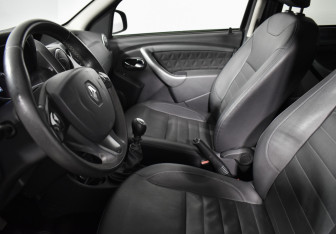 Подержанный автомобиль Renault Duster 2018 года (10 фото)