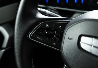 Подержанный автомобиль Geely Atlas 2023 года (23 фото)