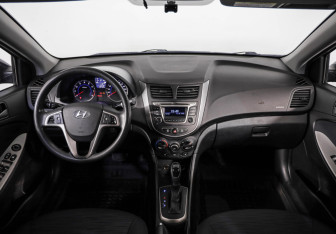 Подержанный автомобиль Hyundai Solaris Sedan 2015 года (10 фото)