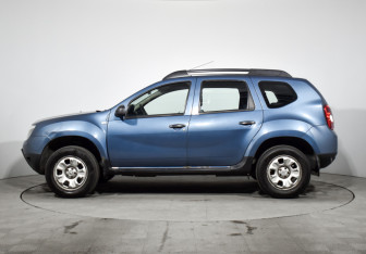 Подержанный автомобиль Renault Duster 2014 года (8 фото)