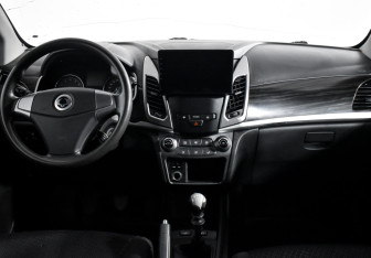 Подержанный автомобиль SsangYong Actyon 2013 года (14 фото)