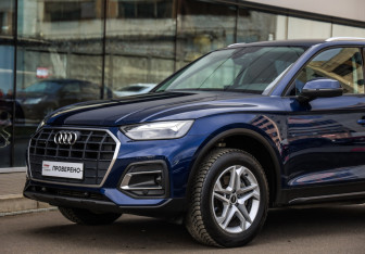 Подержанный автомобиль Audi Q5 2021 года (10 фото)