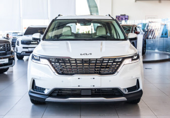 Новый Kia Carnival 2023 (2 фото)