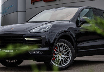 Подержанный автомобиль Porsche Cayenne 2014 года (2 фото)
