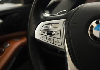 Подержанный автомобиль BMW X7 2020 года (27 фото)
