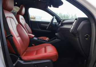 Подержанный автомобиль Volvo XC40 2021 года (29 фото)