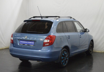 Подержанный автомобиль Skoda Fabia Wagon 2008 года (5 фото)