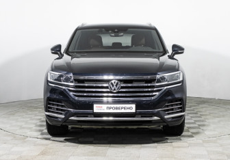 Подержанный автомобиль Volkswagen Touareg 2019 года (2 фото)