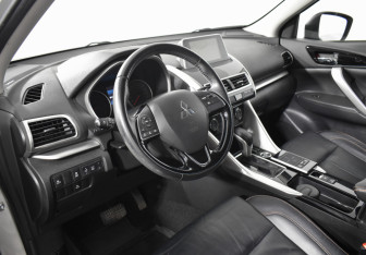 Подержанный автомобиль Mitsubishi Eclipse Cross 2019 года (9 фото)