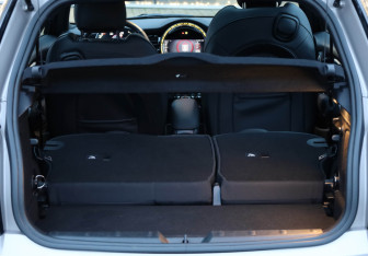 Подержанный автомобиль MINI Hatch 2021 года (31 фото)