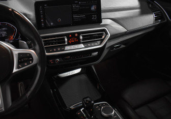 Подержанный автомобиль BMW X3 2021 года (23 фото)