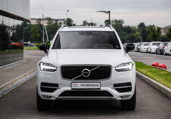 Подержанный автомобиль Volvo XC90 2019 года (4 фото)