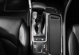 Подержанный автомобиль Kia K5 2017 года (10 фото)