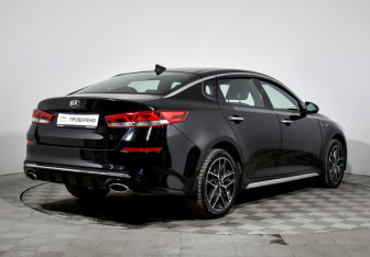 Подержанный автомобиль Kia Optima Sedan 2018 года (5 фото)