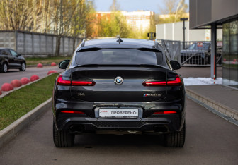Подержанный автомобиль BMW X4 2021 года (8 фото)