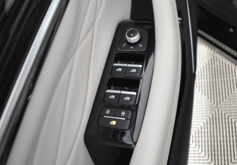 Подержанный автомобиль Geely Monjaro 2023 года (20 фото)