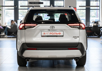 Новый Toyota RAV4 2025 (8 фото)