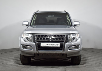 Подержанный автомобиль Mitsubishi Pajero 2014 года (2 фото)