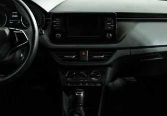 Подержанный автомобиль Skoda Rapid Liftback 2021 года (14 фото)