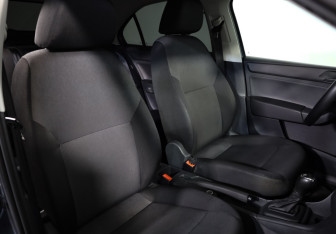 Подержанный автомобиль Skoda Rapid Liftback 2016 года (16 фото)